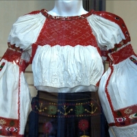 Costumul popular moldovenesc de la Nistru pînă la Carpați