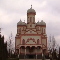 Catedrala "Adormirea Maicii Domnului" din Drochia